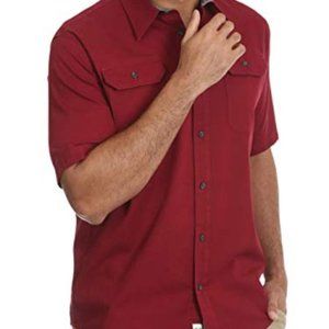 Men's Wrangler Short Sleeve Button Down Shirt (Small/Red)